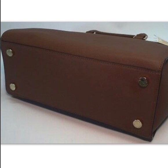 MICHAEL KORS SELMA BROWN LARGE ZIP TOTE - Picture 7 of 8